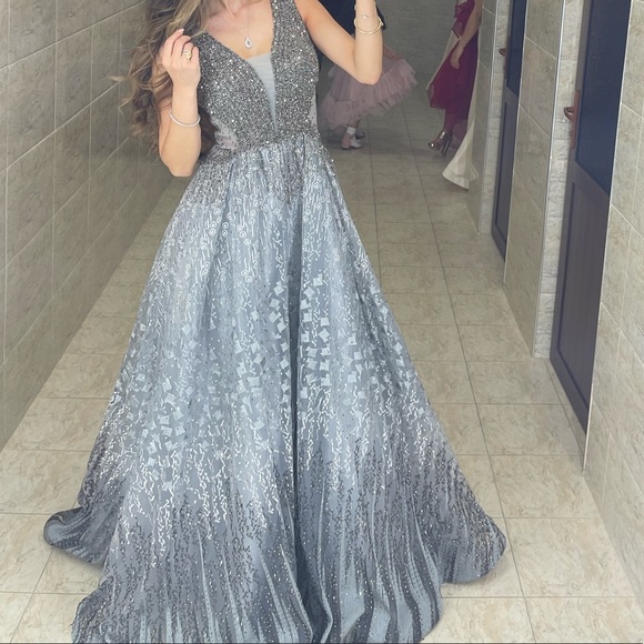 Dresses & Skirts - Luxury Gown